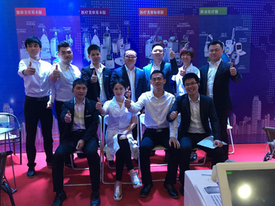 ����ʮһ�ý����ϲ������� �����ꏊ�����L��