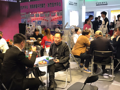 �����ꏊ(qi��ng)��(j��)�ϼ��ϲ�������(hu��)�F(xi��n)��(ch��ng)ʢ�rֱ��